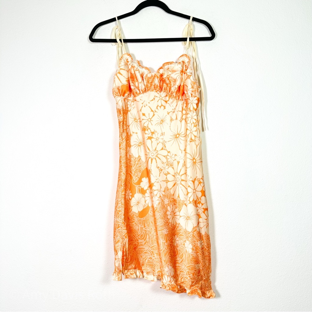 Free People Retro Daisy Slip Dress in Icelandic Poppy size Medium NWT